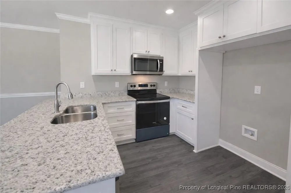802 Holmes Street Clinton, NC 28328