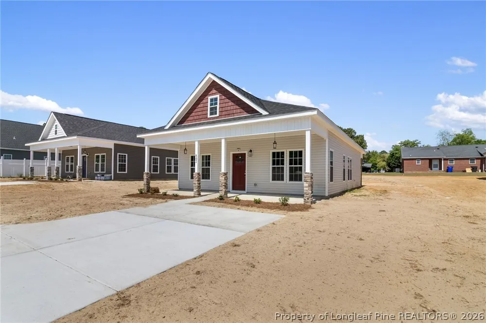 802 Holmes Street Clinton, NC 28328