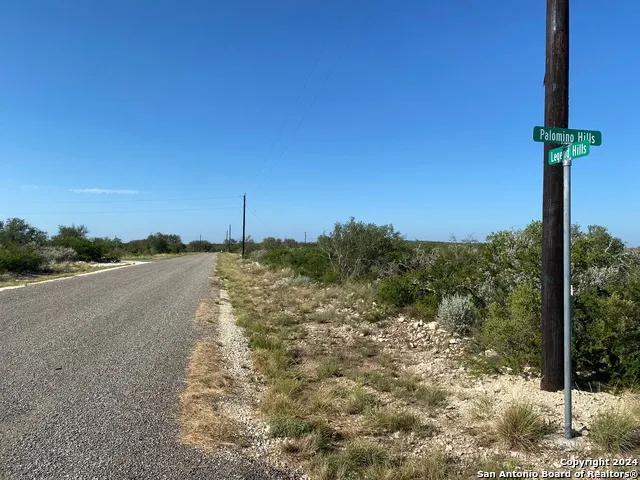 41 PALOMINO HILLS CIR Uvalde, TX 78801