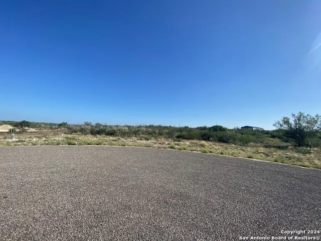 71 GREYSTONE HILLS CIR Uvalde, TX 78801