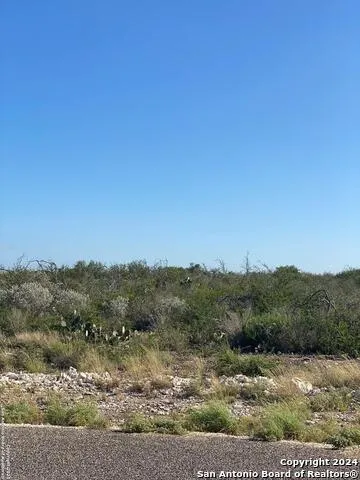 71 GREYSTONE HILLS CIR Uvalde, TX 78801