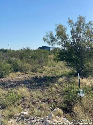 71 GREYSTONE HILLS CIR Uvalde, TX 78801
