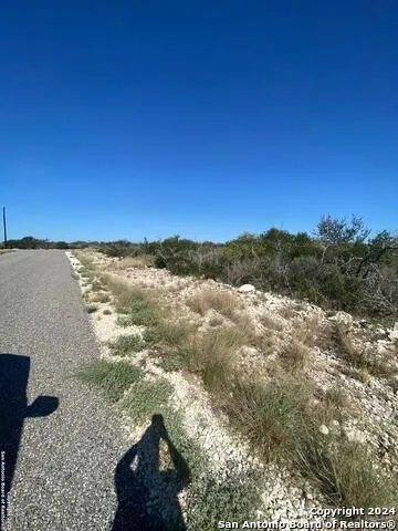 29 ROCKY HILLS CIR Uvalde, TX 78801