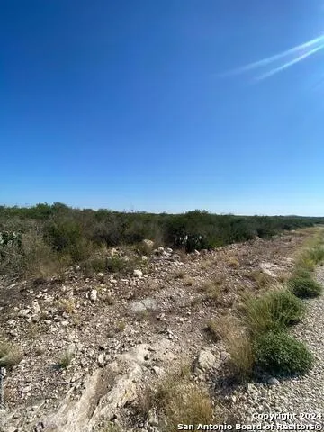 29 ROCKY HILLS CIR Uvalde, TX 78801