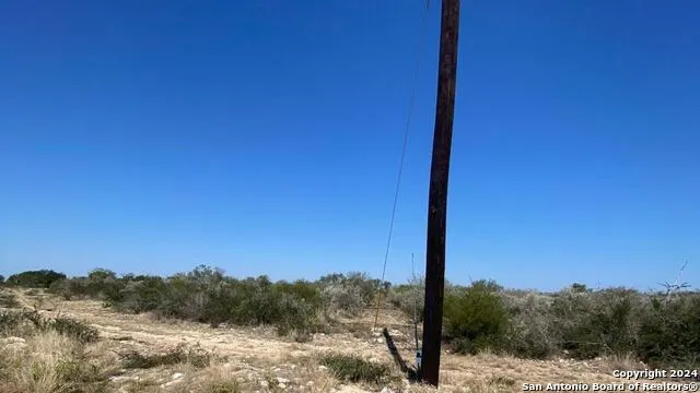 91 PALOMINO HILLS CIR Uvalde, TX 78801