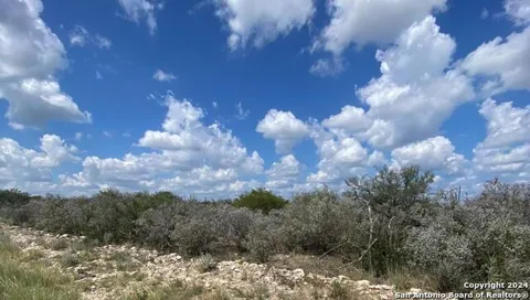 30 PALOMINO HILLS CIR