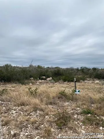 92 PALOMINO HILLS CIR Uvalde, TX 78801
