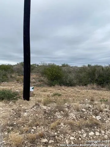 92 PALOMINO HILLS CIR Uvalde, TX 78801
