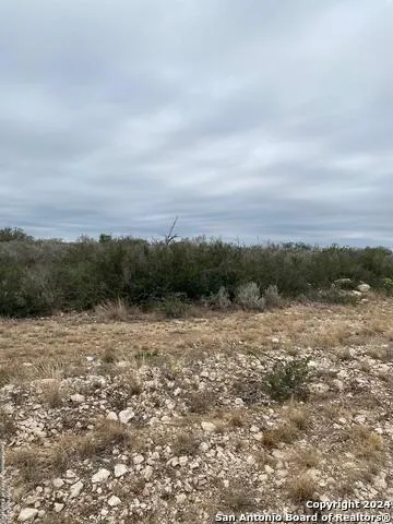 92 PALOMINO HILLS CIR Uvalde, TX 78801