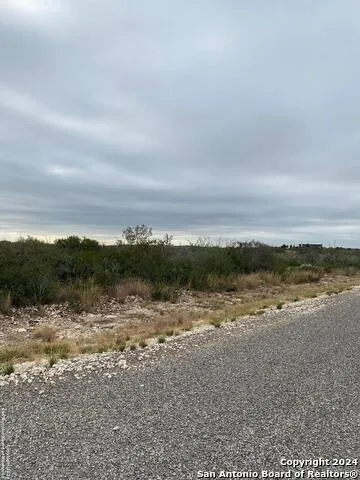 30 ROCKY HILLS CIR Uvalde, TX 78801