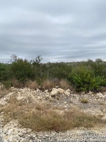 264 LEGEND HILLS RD Uvalde, TX 78801
