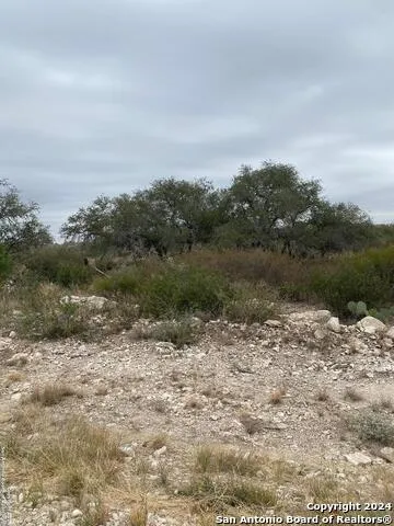 264 LEGEND HILLS RD Uvalde, TX 78801