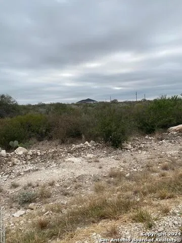 264 LEGEND HILLS RD Uvalde, TX 78801