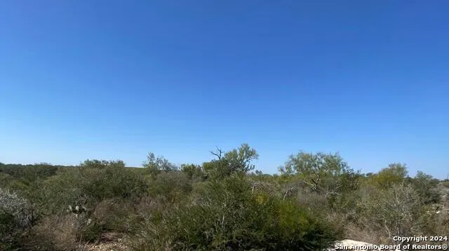 227 LEGEND HILLS RD Uvalde, TX 78801