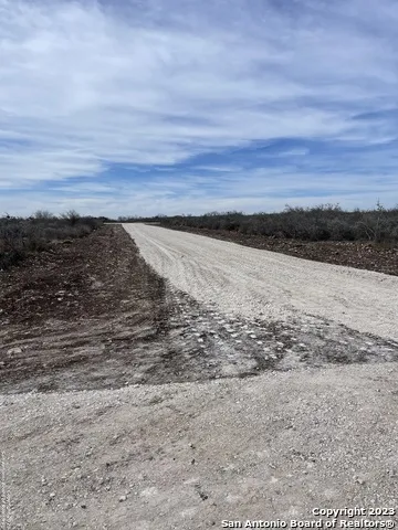 60 Legend Hills Uvalde, TX 78801