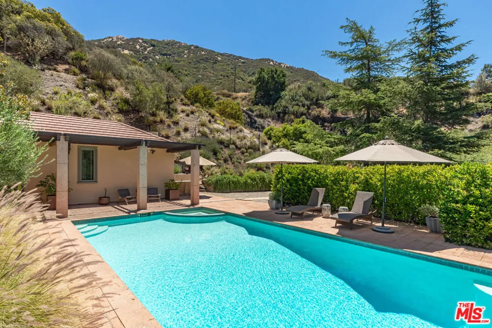 1045 Cold Canyon Road Calabasas, CA 91302