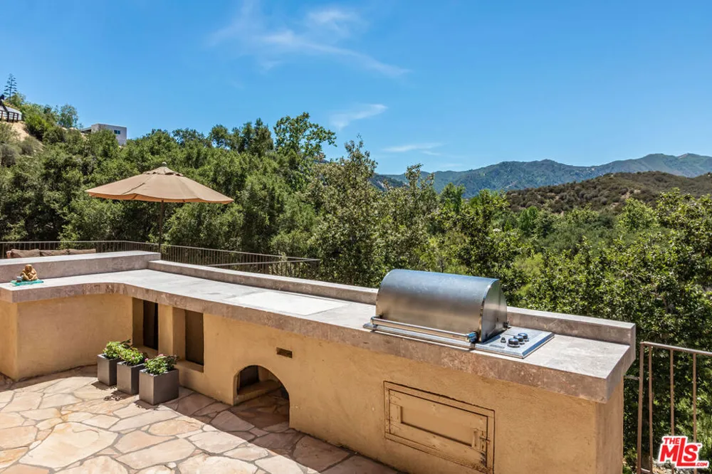 1045 Cold Canyon Road Calabasas, CA 91302