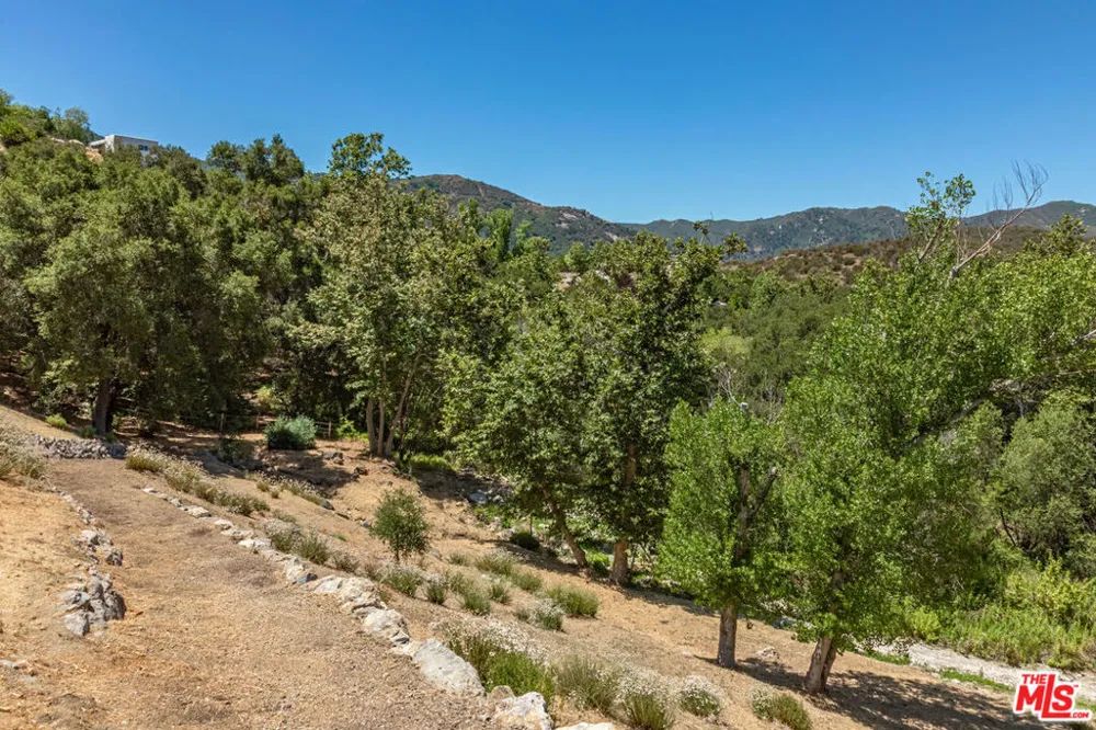 1045 Cold Canyon Road Calabasas, CA 91302