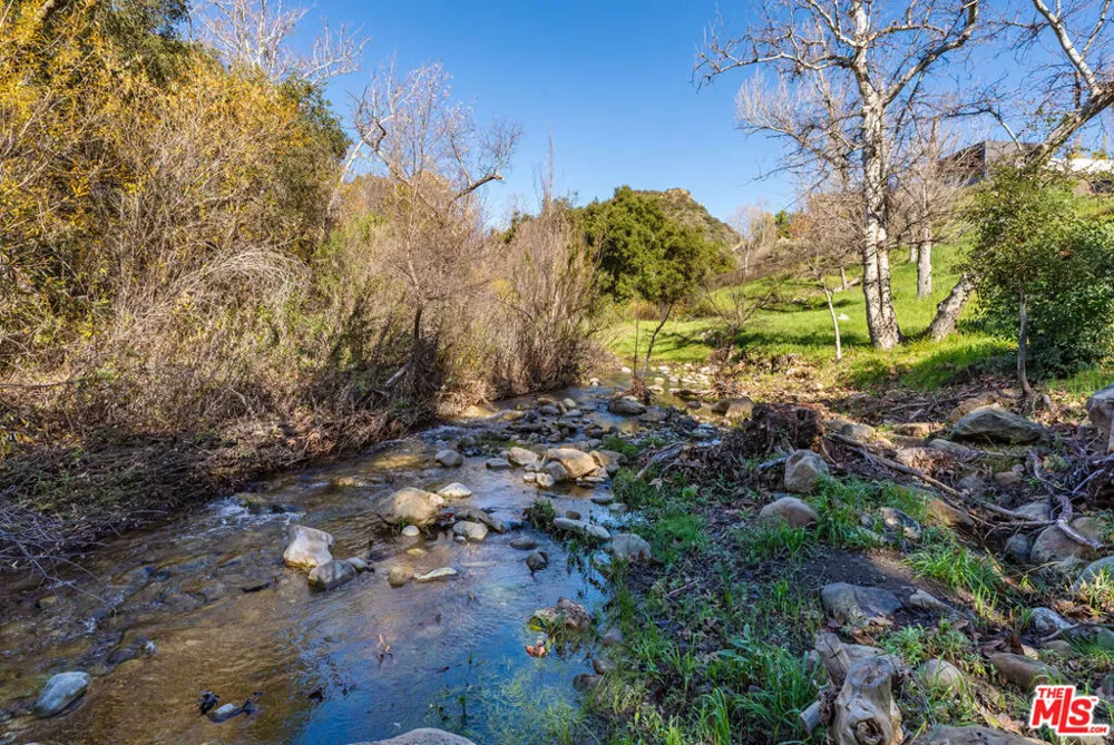 1045 Cold Canyon Road Calabasas, CA 91302