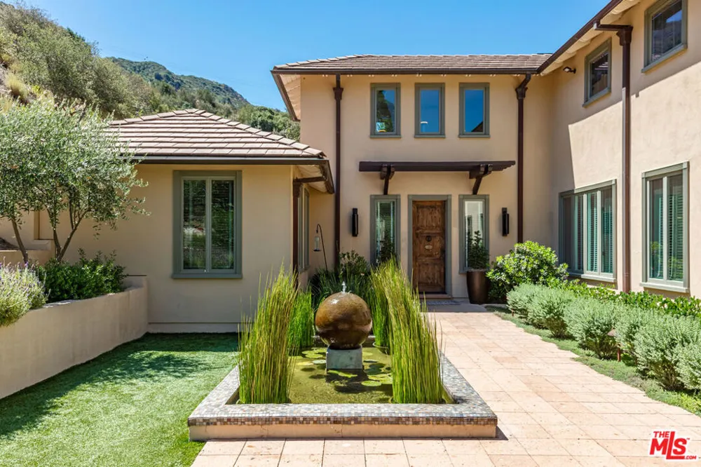 1045 Cold Canyon Road Calabasas, CA 91302