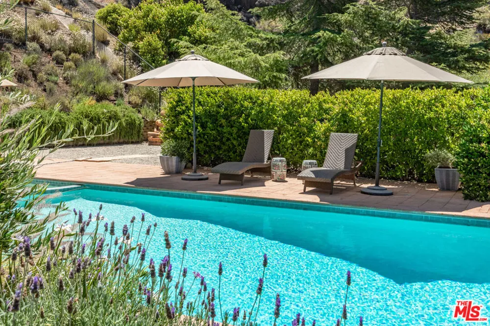 1045 Cold Canyon Road Calabasas, CA 91302