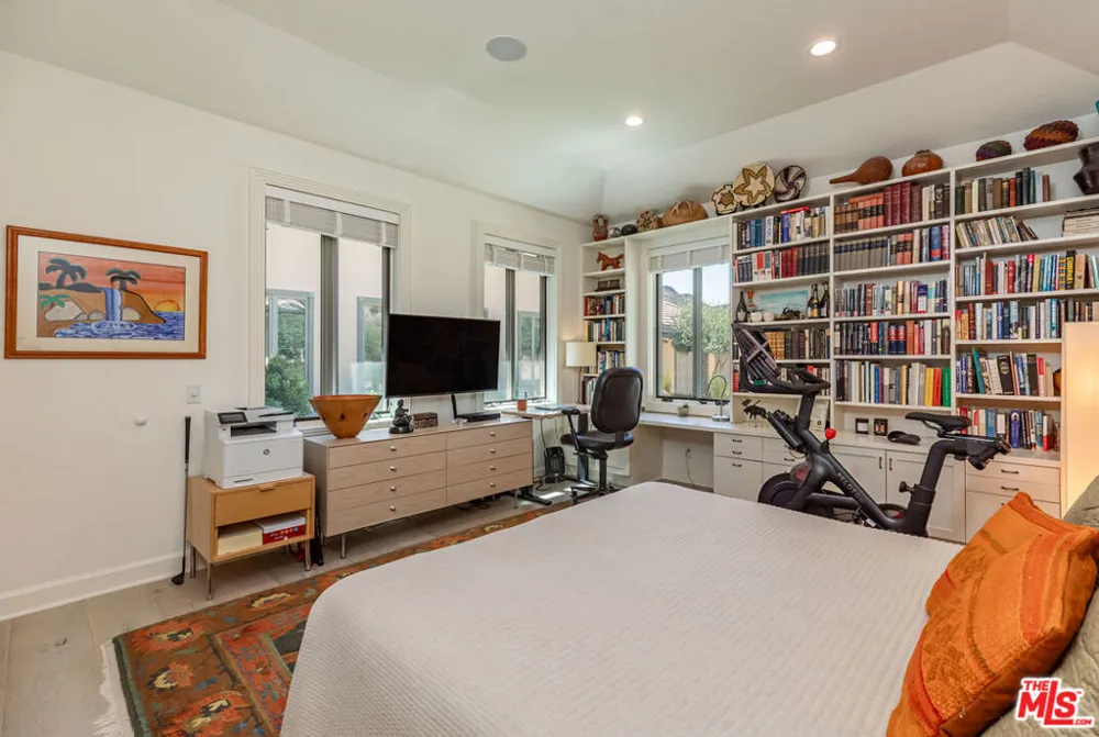 1045 Cold Canyon Road Calabasas, CA 91302