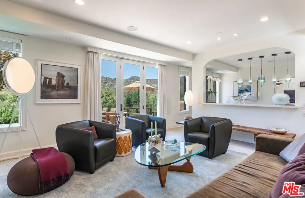 1045 Cold Canyon Road Calabasas, CA 91302