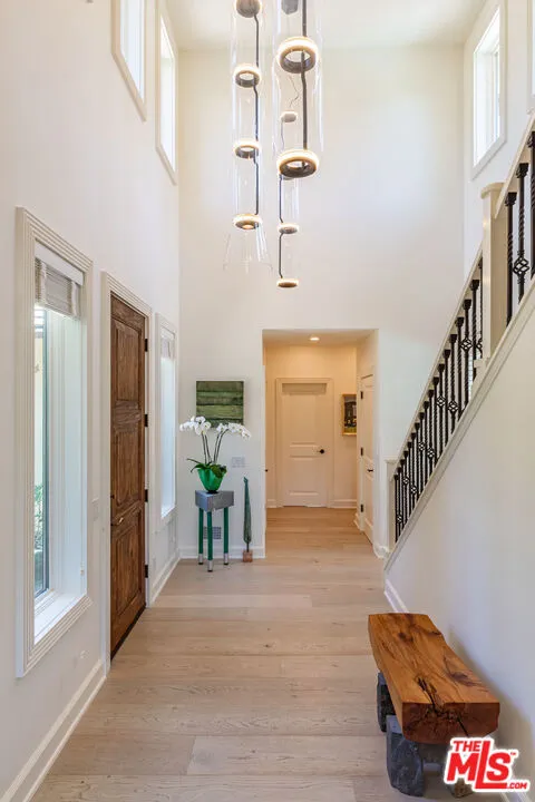 1045 Cold Canyon Road Calabasas, CA 91302