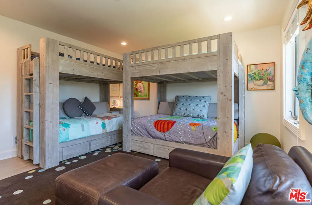 1045 Cold Canyon Road Calabasas, CA 91302