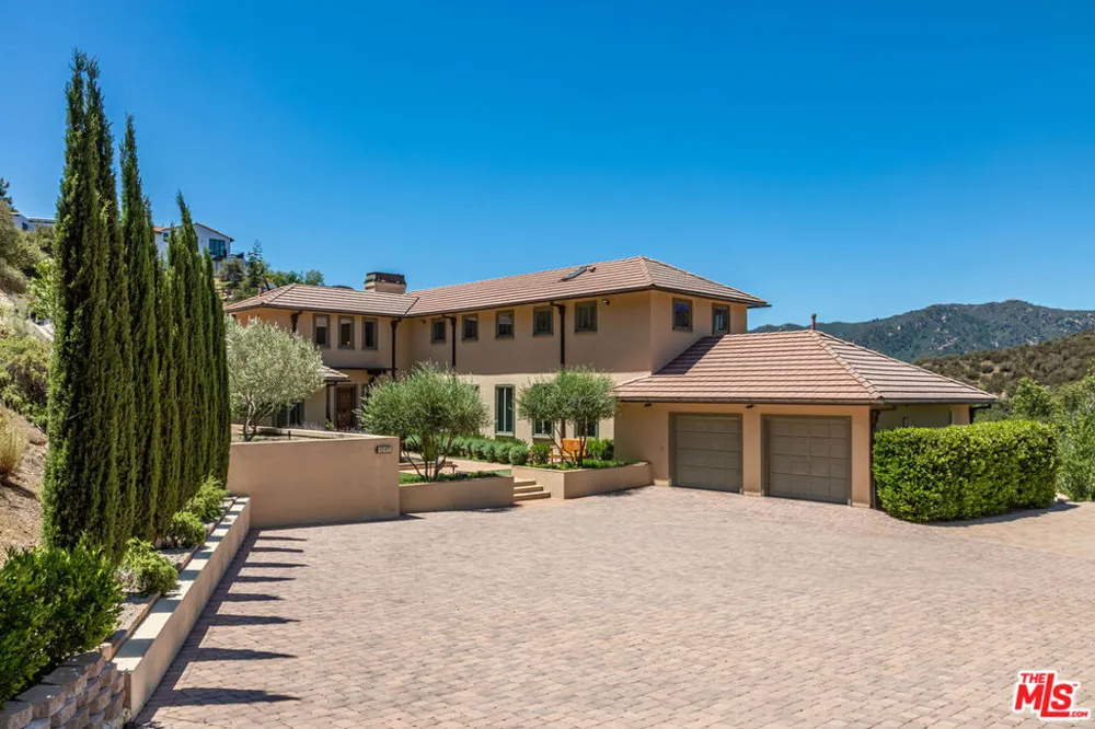 1045 Cold Canyon Road Calabasas, CA 91302