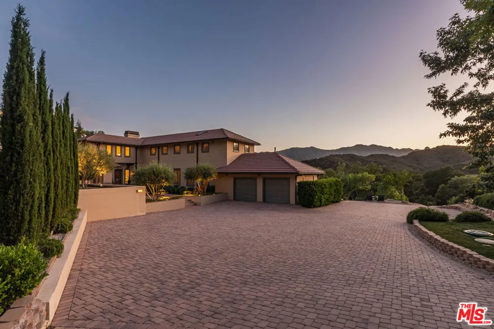 1045 Cold Canyon Road Calabasas, CA 91302