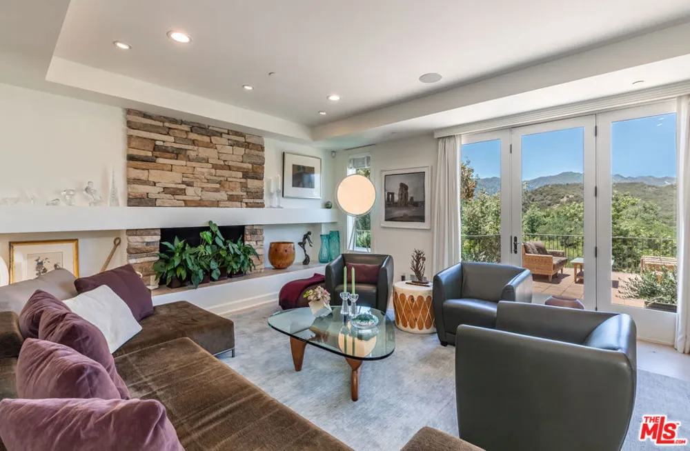 1045 Cold Canyon Road Calabasas, CA 91302
