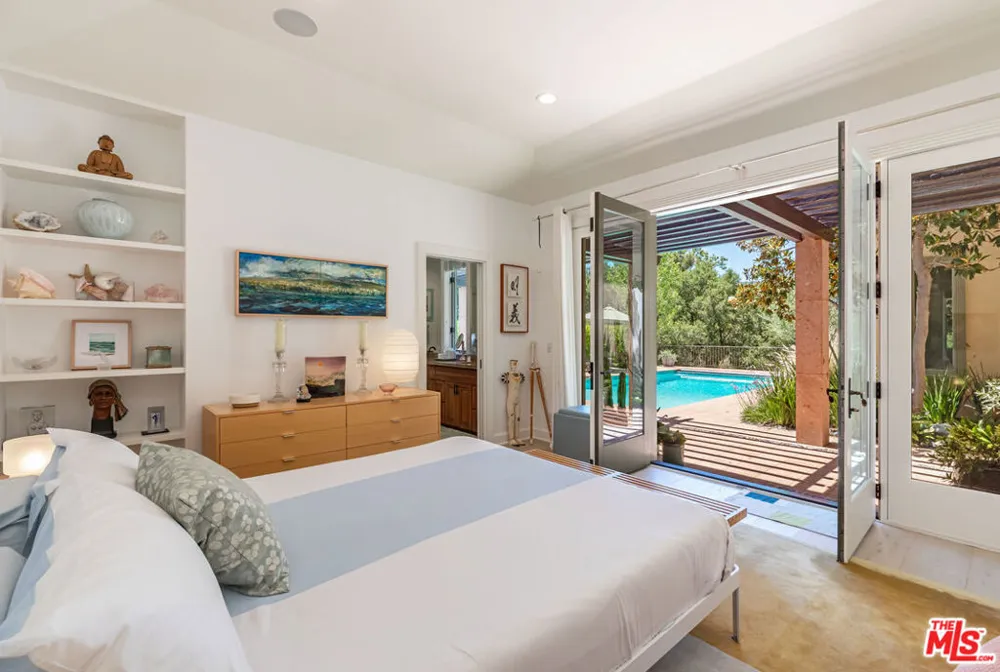 1045 Cold Canyon Road Calabasas, CA 91302