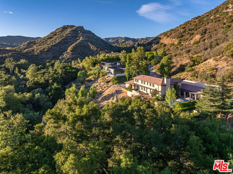 1045 Cold Canyon Road Calabasas, CA 91302