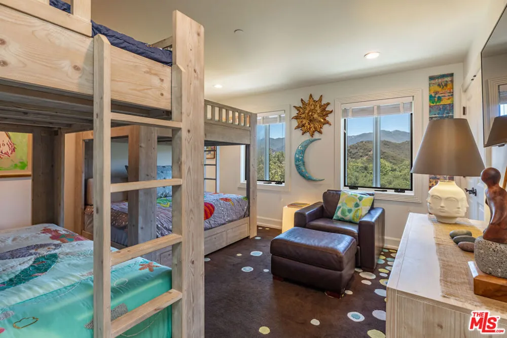 1045 Cold Canyon Road Calabasas, CA 91302