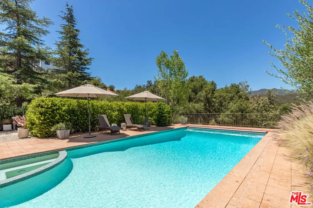 1045 Cold Canyon Road Calabasas, CA 91302