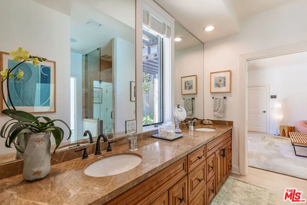1045 Cold Canyon Road Calabasas, CA 91302