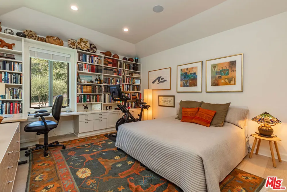 1045 Cold Canyon Road Calabasas, CA 91302