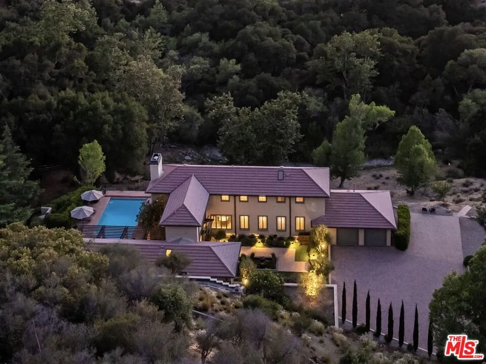 1045 Cold Canyon Road Calabasas, CA 91302