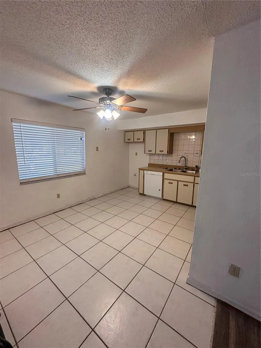 2016 OAK MEADOW CIRCLE South Daytona, FL 32119