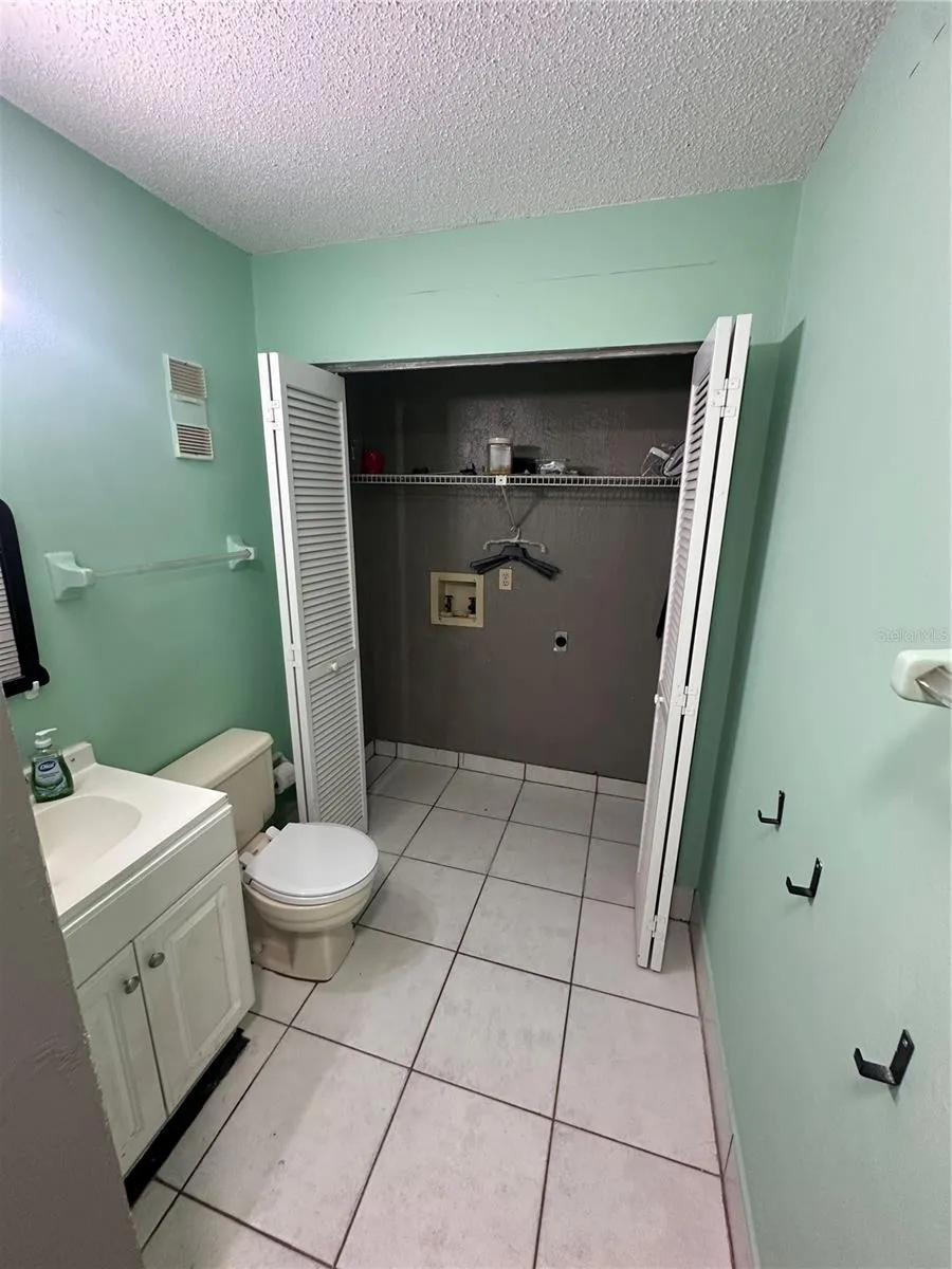 2016 OAK MEADOW CIRCLE South Daytona, FL 32119