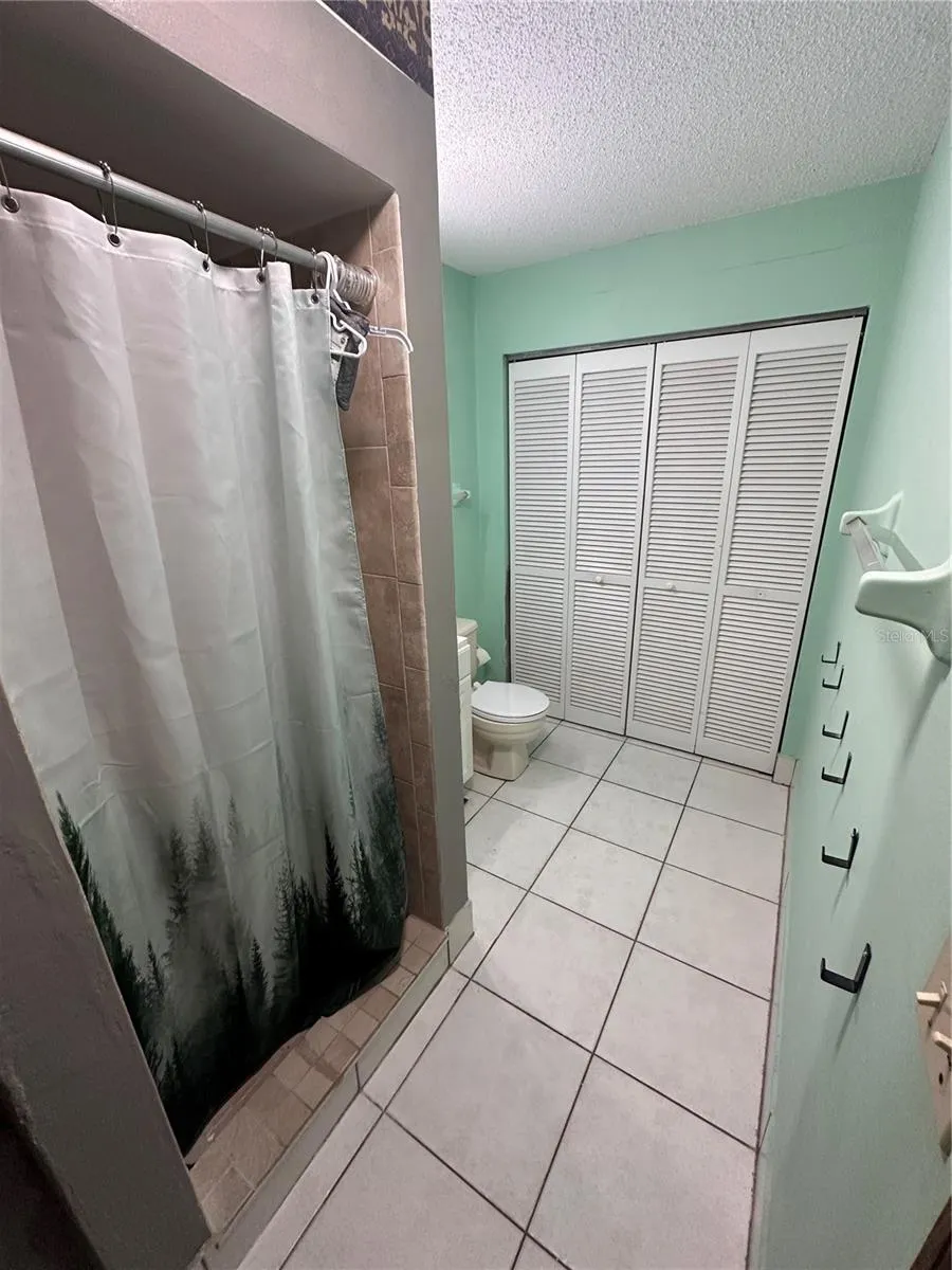 2016 OAK MEADOW CIRCLE South Daytona, FL 32119