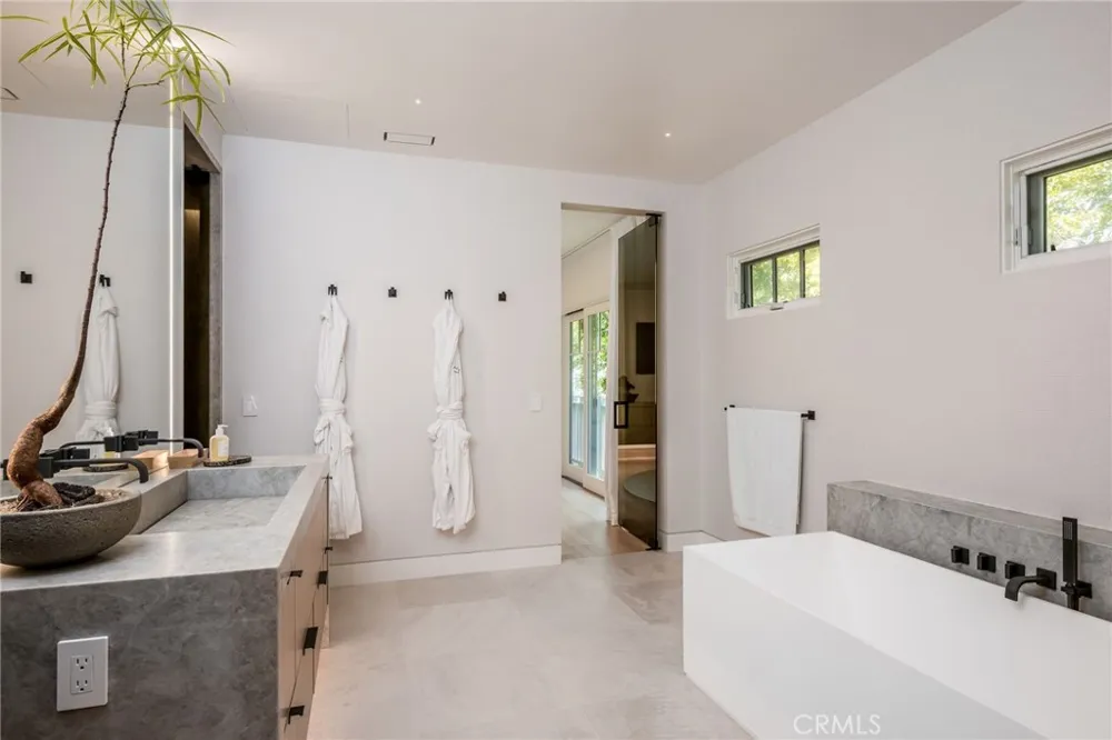 1 Stickley Drive Laguna Beach, CA 92651