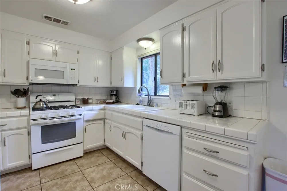 42583 Shady Lane Oakhurst, CA 93644
