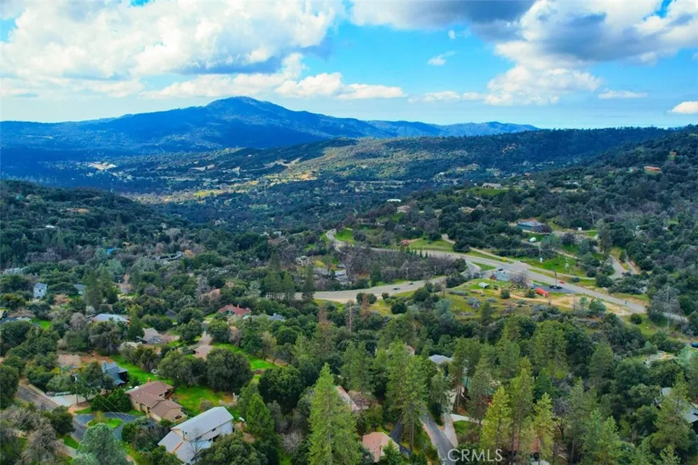 42583 Shady Lane Oakhurst, CA 93644