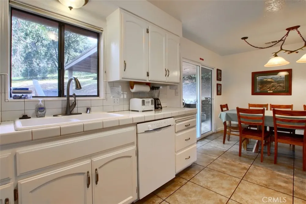 42583 Shady Lane Oakhurst, CA 93644