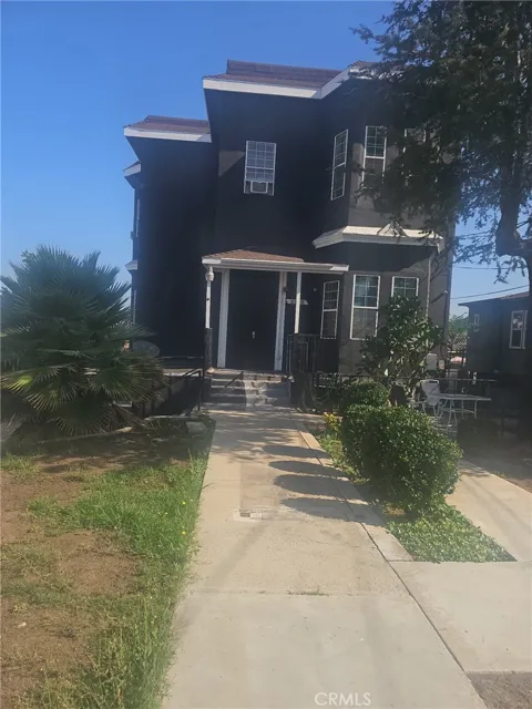 3335 Folsom Street