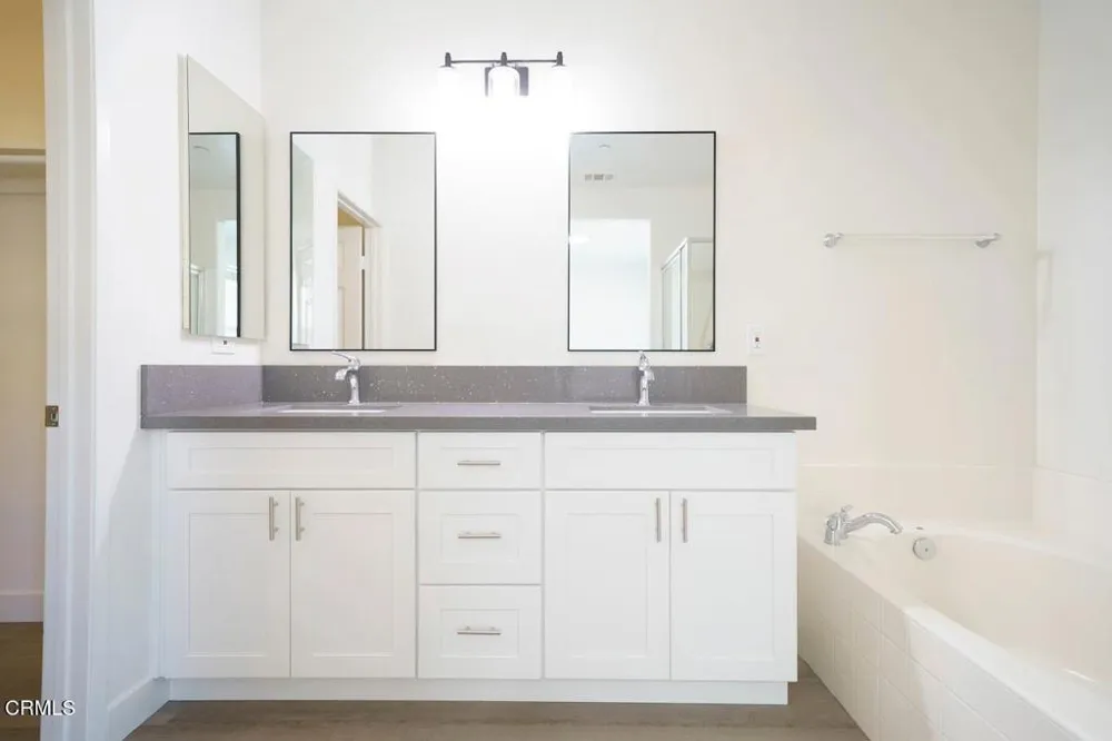 27285 Blue Spruce Place Valencia, CA 91354