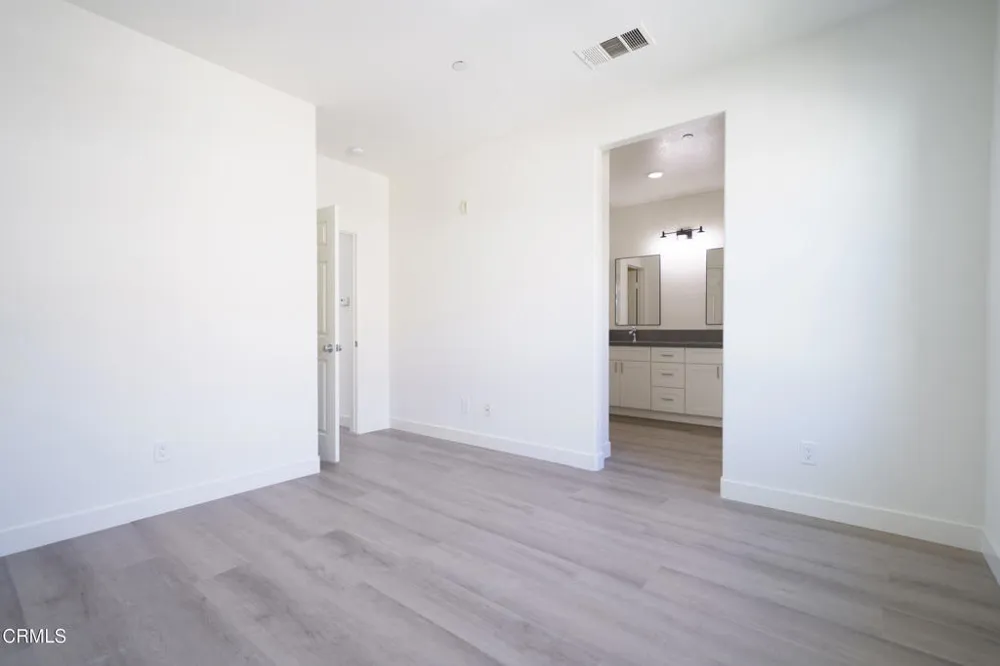 27285 Blue Spruce Place Valencia, CA 91354