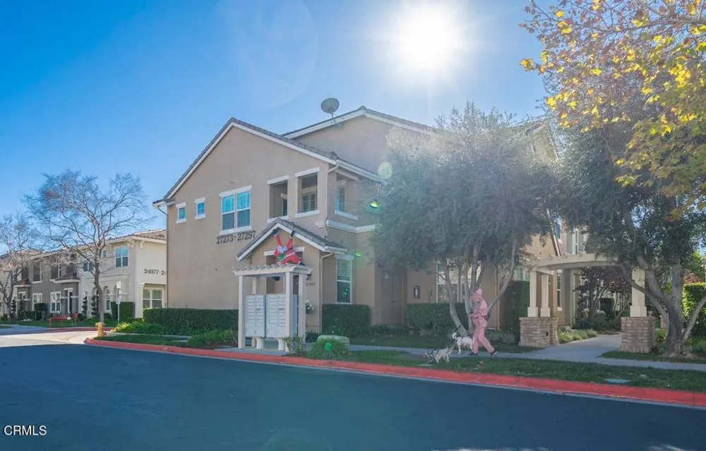 27285 Blue Spruce Place Valencia, CA 91354